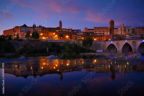 Wallpaper Mural Tordesillas, Valladolid, Castilla y Leon, España Torontodigital.ca