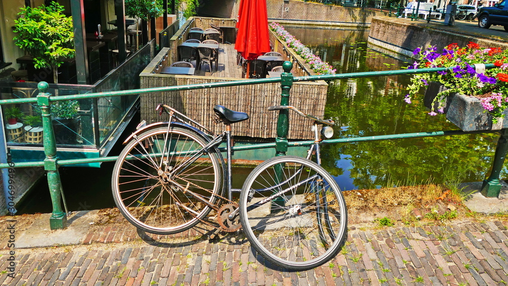 Bicycle fahrad sculptur, schrott oldtimer Stock Photo | Adobe Stock