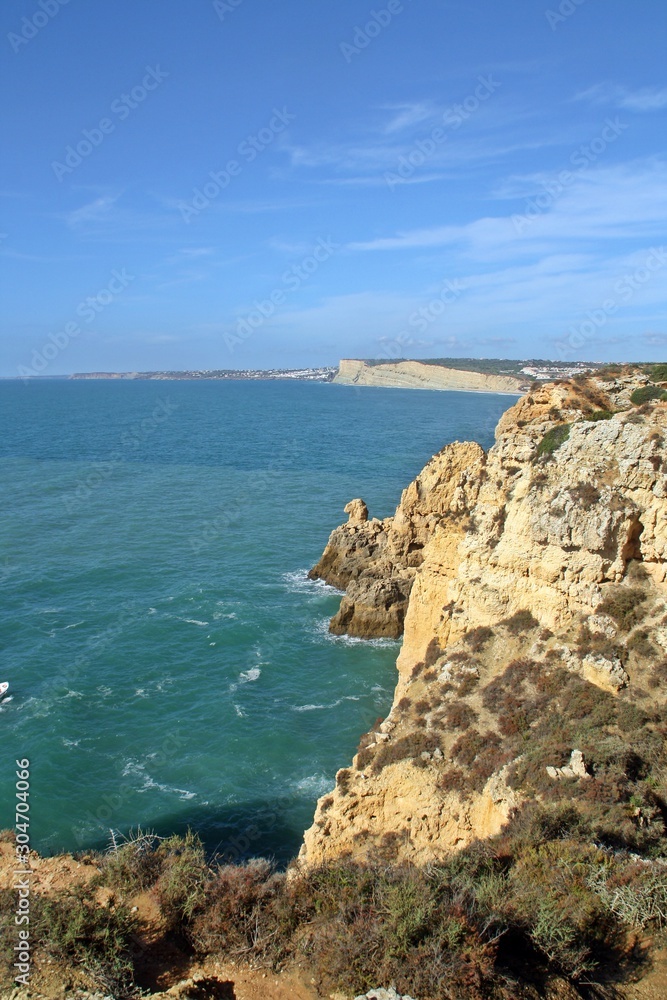 Los acantilados del cabo de Ponta da Piedade, Lagos, Algarve, Portugal.