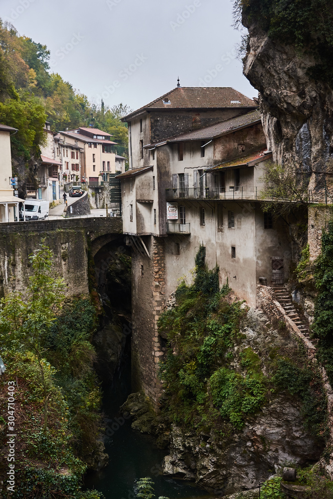 Les maisons suspended from Pont-en-Royans. France Les maisons suspended from Pont-en-Royans. France