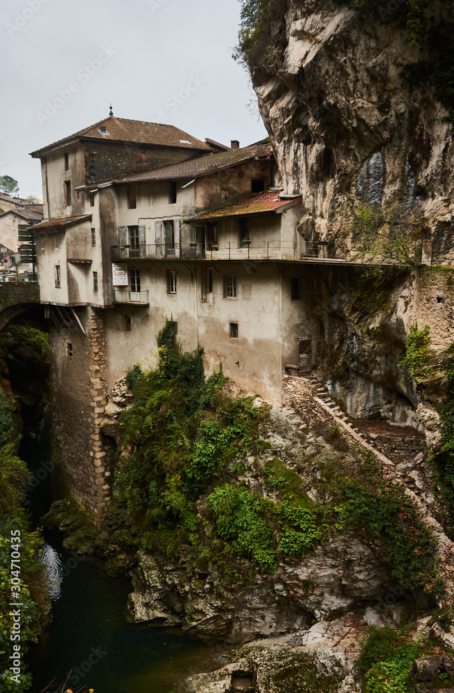 Les maisons suspended from Pont-en-Royans. France Les maisons suspended from Pont-en-Royans. France