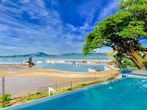Fototapeta Naklejka Na Ścianę i Meble -  swimming pool in tropical resort phuket 