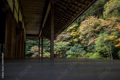 京都の観光名所南禅寺の紅葉風景 © zheng qiang