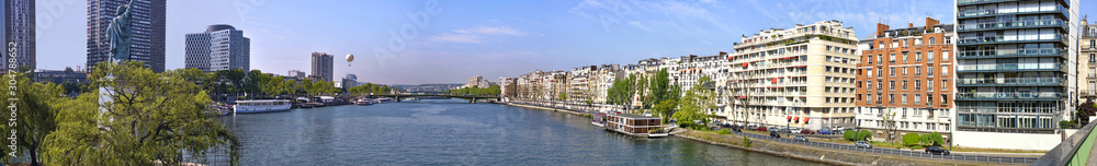 Panoramic view of La Seine river seen from Swan Island in Paris