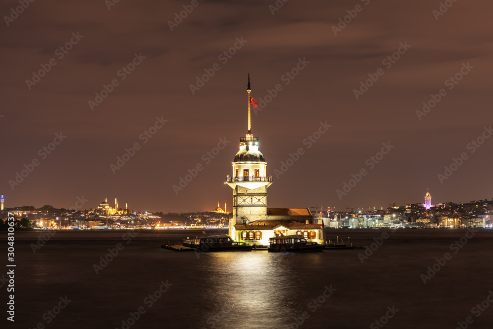 Fototapeta premium The Maiden's Tower in the Bosphorus strait, Istanbul, evening view