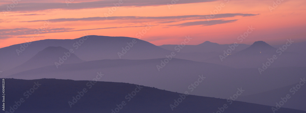 Fototapeta premium Magnificent Sunsets And Mists