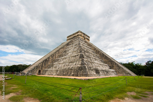 Mayan pyramid of Kukulcan El Castillo in Chichen-Itza archeological zone, Yucatan, Mexico