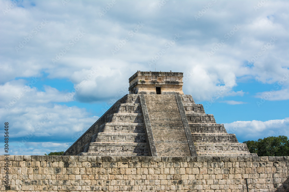 Chichen Itza Pyramid, Yucatan, Mexico
