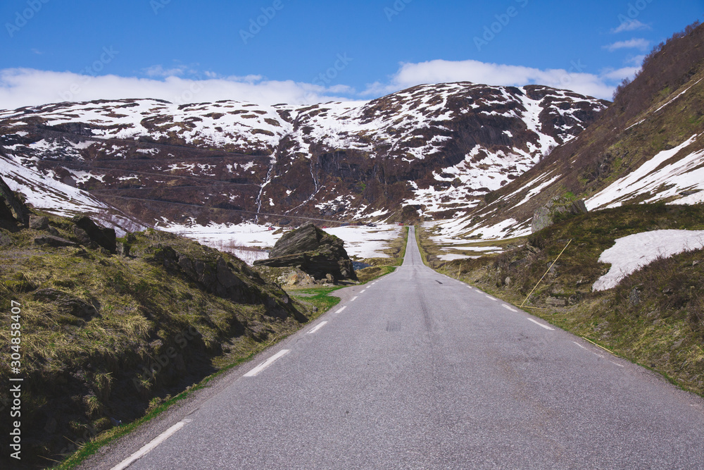 Fototapeta premium beautifull landscape with a street in Norway