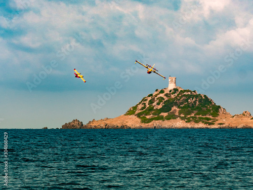 2 canadairs