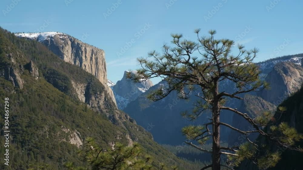 Slowly Panning Across Yosemite Valley - Yosemite National Park in 4k Slowly Panning Across Yosemite Valley - Yosemite National Park in 4k