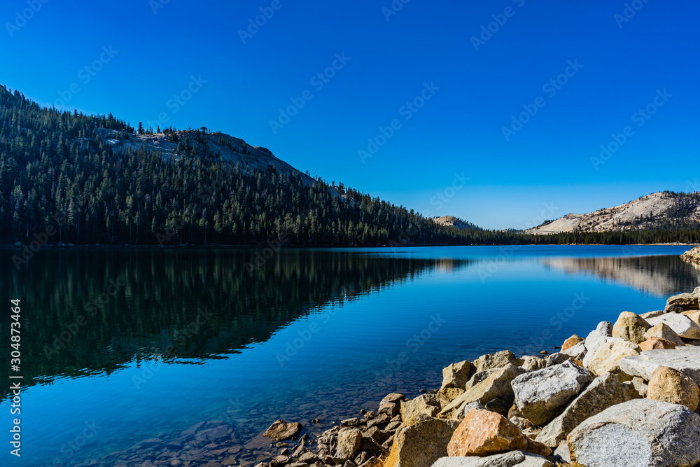 mirror lake in mountains