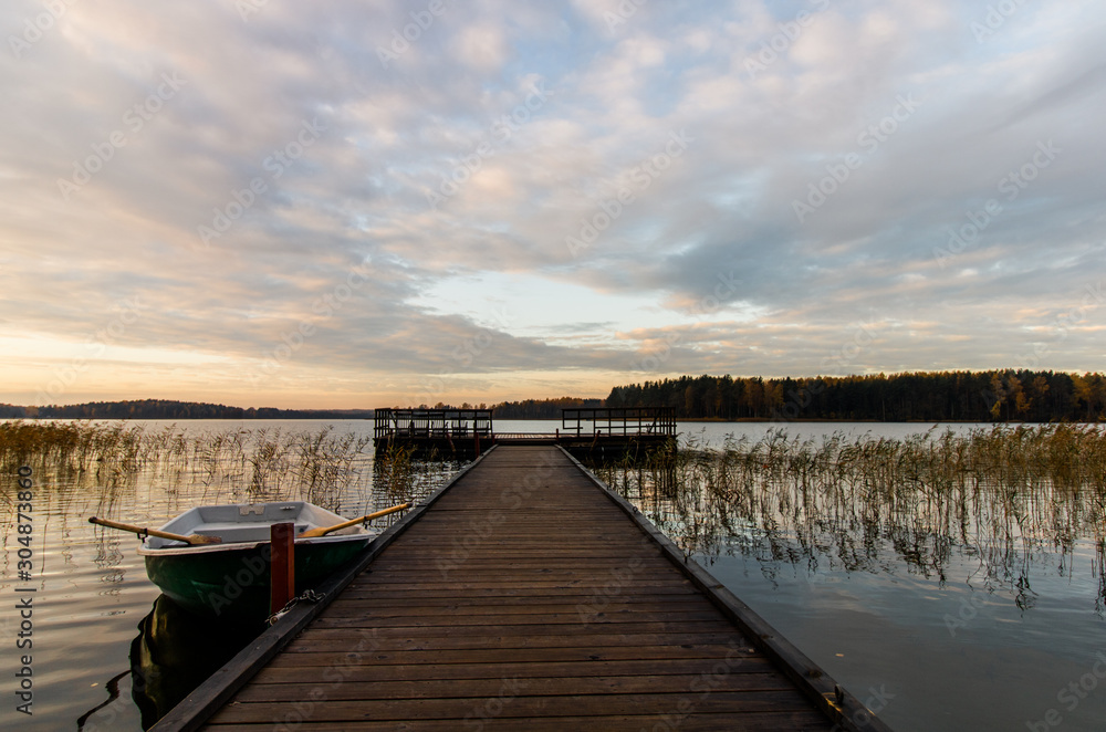 Fototapeta premium wooden pier on the lake