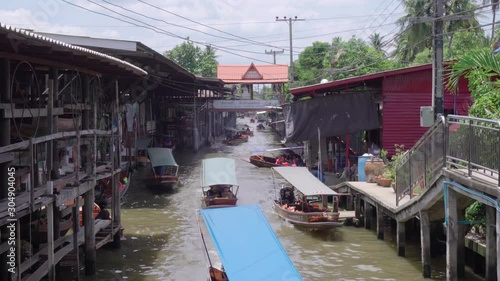 Damnoen Saduak, the most famous traditional floating market and cultural tourist destination, Ratchaburi, Thailand