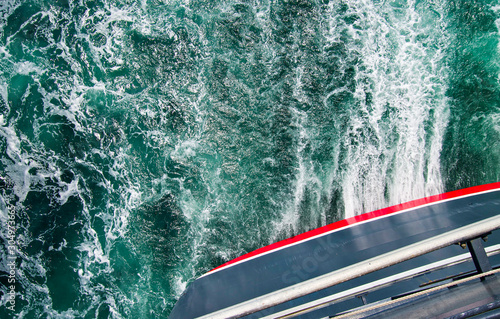 Photo View onto wake from luxury ocean liner cruise ship Cunard Queen Elizabeth Queen