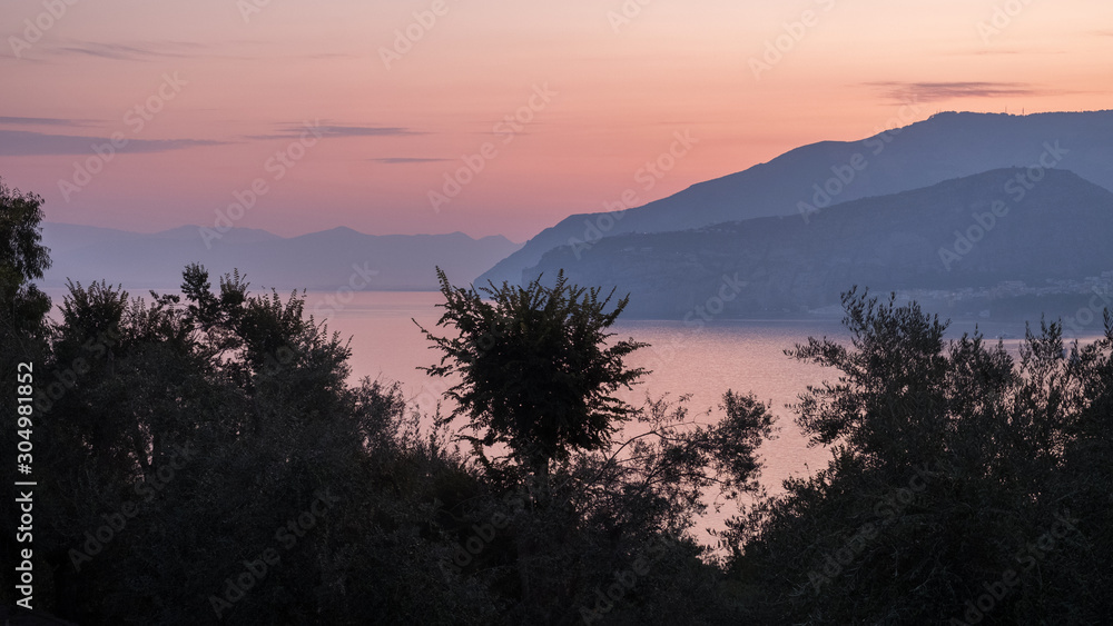 Naklejka premium Gulf of Naples, early morning.