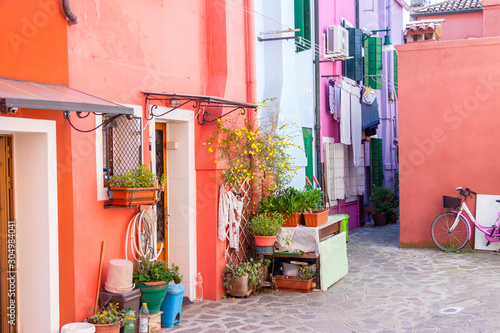 Colorful houses on Burano © Doin Oakenhelm