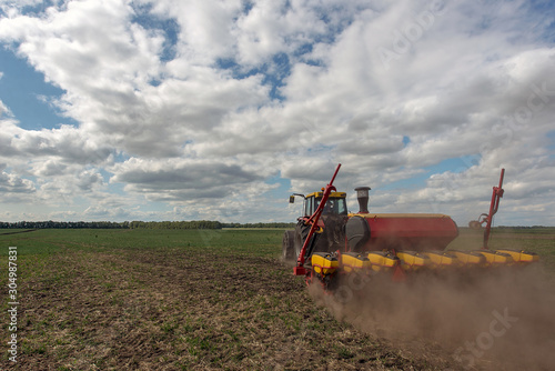 Ukraine, tractor seed drill hybrids seeds