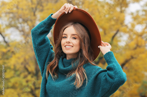 Portrait of stylish young w...