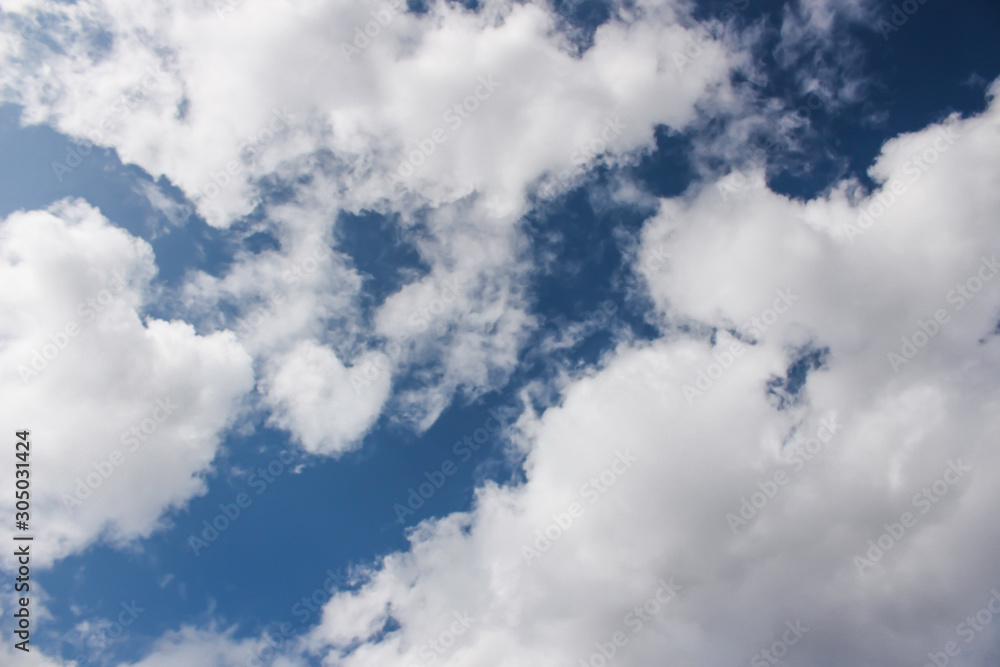 Obraz premium love shape cloud,blue sky with clouds