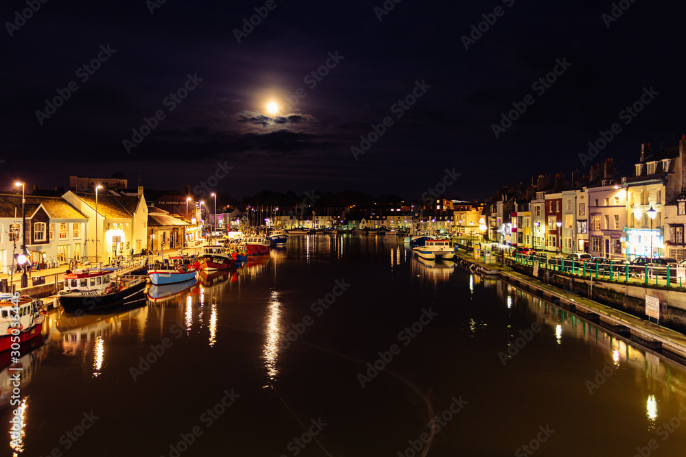 Fototapeta premium Weymouth Harbour at Night