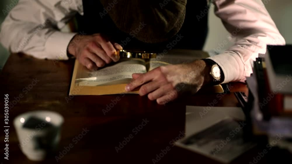 Detective who uses magnifying glass Detective who uses magnifying glass