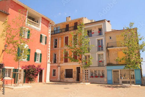 Traditional houses with colorful facades and wooden window shutters in the historic center of Martigues, the Little Venice of Provence, France  © Picturereflex