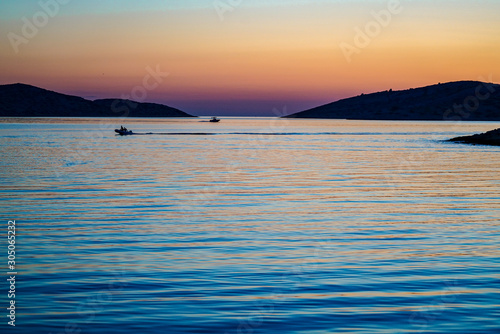 Tramonto in mare visto dal catamarano