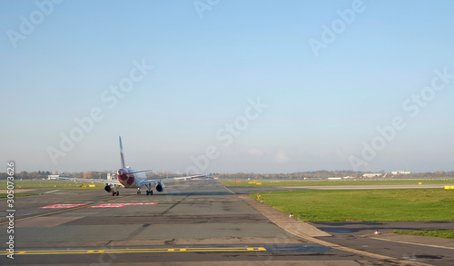 Plane makes its way to the runway at London City Airport