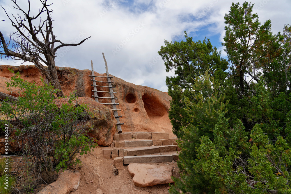 Fototapeta premium The Tsankawi Trail in Bandelier National Monument