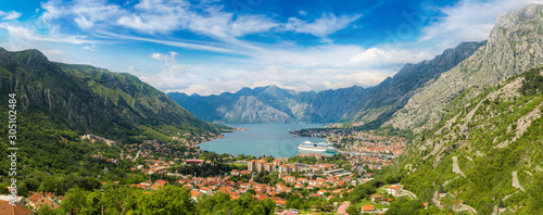 Fototapeta Naklejka Na Ścianę i Meble -  Panorama of Kotor in Montenegro