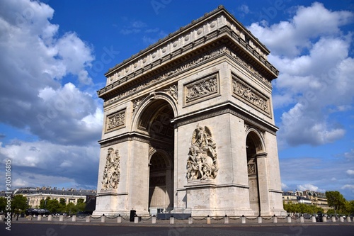 Arc de Triomphe in Paris - France © Kristyna_Mladkova