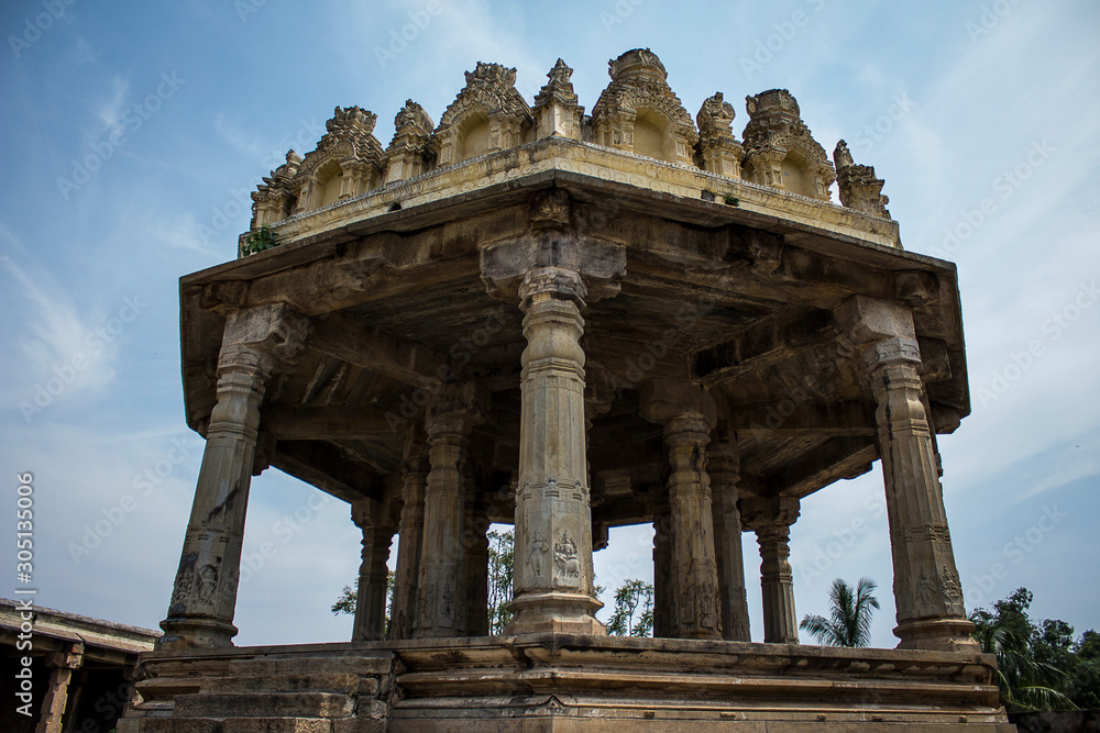 Obraz premium Portrait of a Ancient Temple