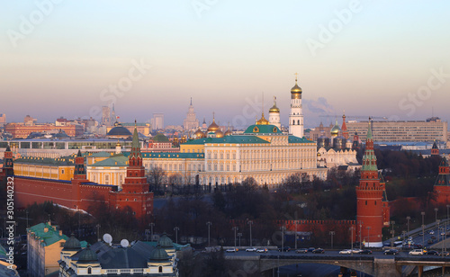 Photo beautiful sunset view of the Moscow Kremlin and cathedrals © tanor27