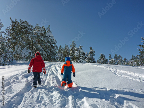 Enfants à la neige - Gréolières les neiges