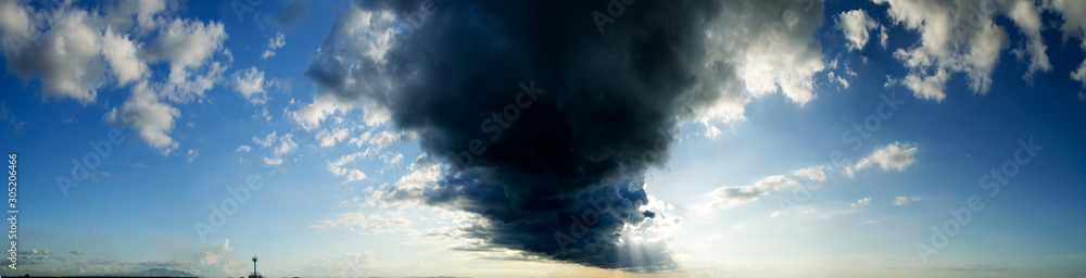 Fototapeta premium Panorama, white clouds and blue skies
