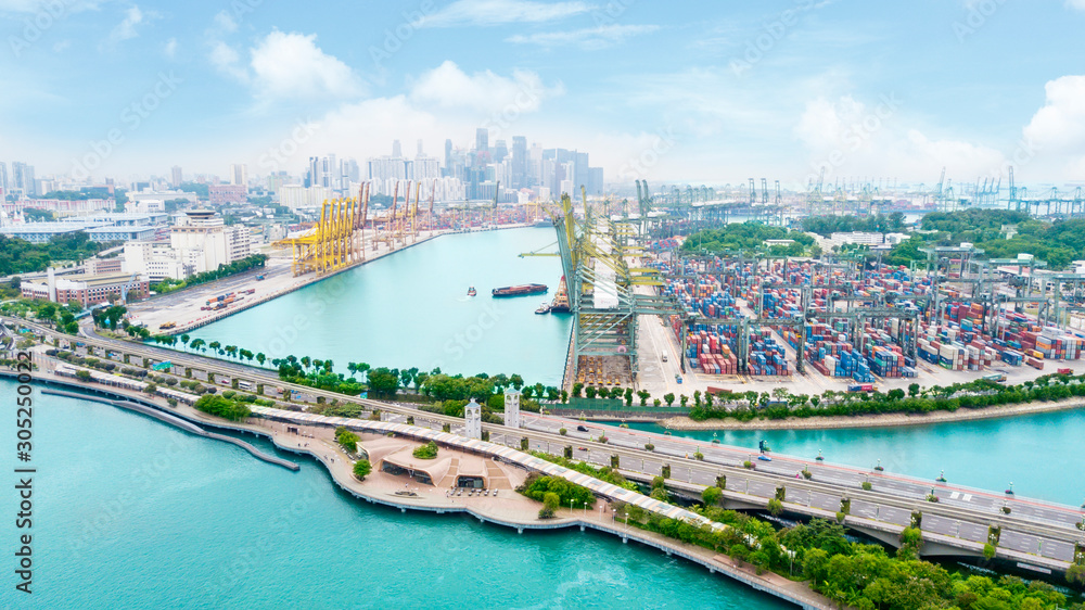 international port of Singapore near Sentosa Island - obrazy, fototapety, plakaty 