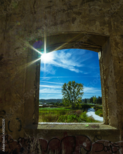 ventana con paisaje