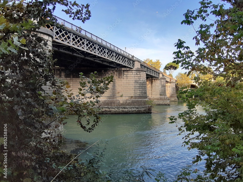 Roma - Ponte Palatino dalla riva di Lungotevere Ripa