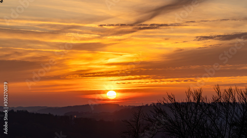 Sonne rot