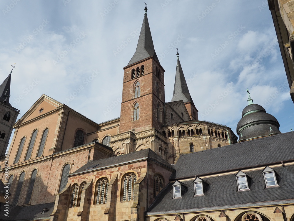 Fototapeta premium Hohe Domkirche St. Peter zu Trier 