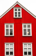 Keuken achterwand Rood Traditioneel rood huis in Reykjavik  © STORM INSIDE PHOTO