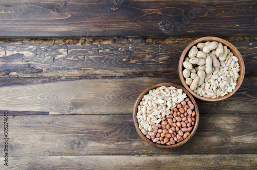 peanuts on wooden background
