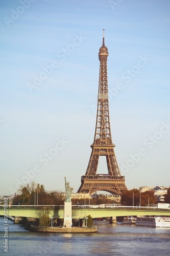 Fototapeta Naklejka Na Ścianę i Meble -  Tour Eiffel 