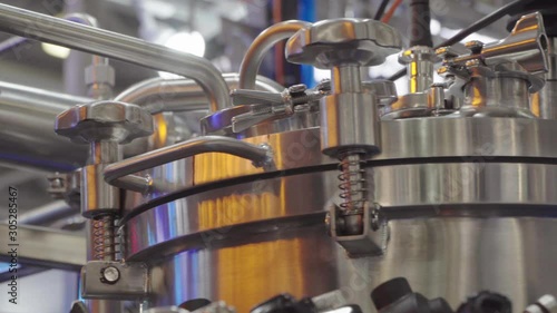 Equipment for pharmaceutical and chemical industry, biotechnological and chemical reactor