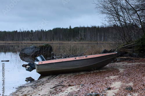 barque de pêche, lac d'Inhamaniemi, Finlande