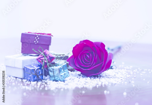 Fototapeta Naklejka Na Ścianę i Meble -  Roses and gift boxes