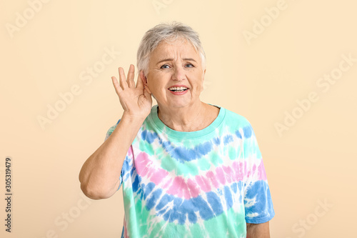 Senior woman with hearing p...