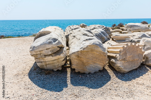 Fototapeta Naklejka Na Ścianę i Meble -  Sea coast in Side one of the best-known classical sites in Turkey. 