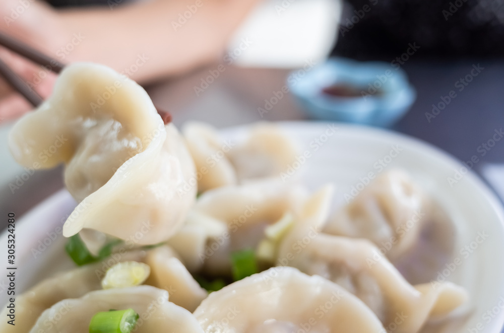 eat boiled jiaozi eat boiled jiaozi